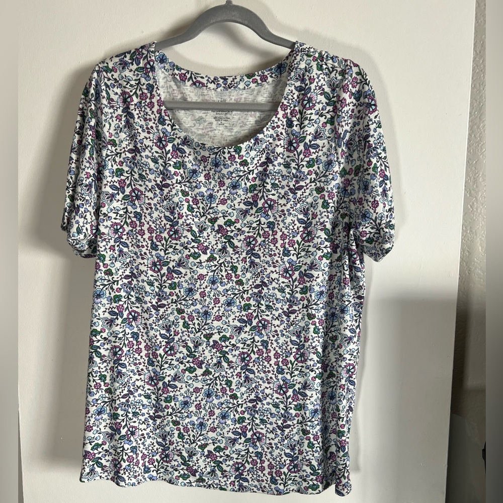 J. Jill Relaxed Gray Blue and White Floral Short Sleeve T-Shirt